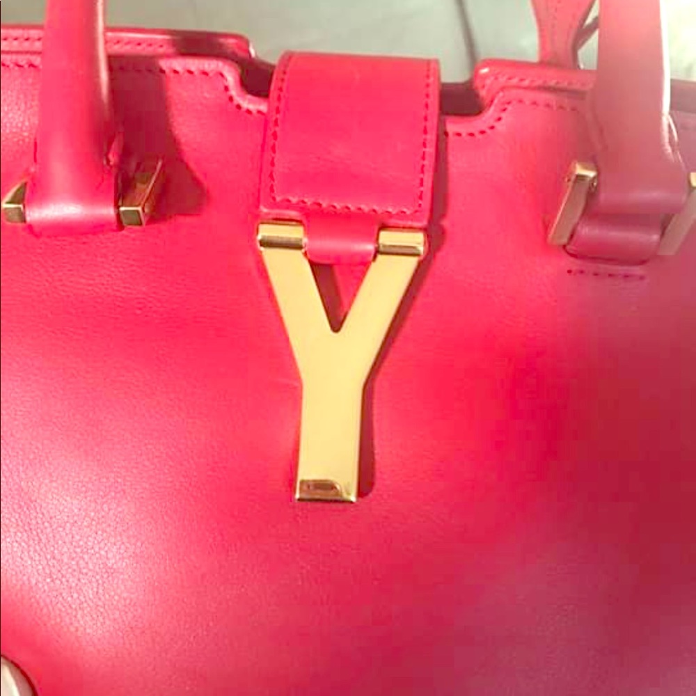 Saint Laurent Leather Small Classic Y Cabas Red.